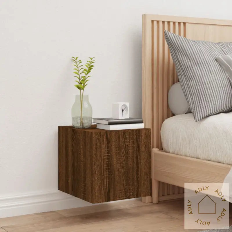 Vegghengt Tv-Benk Med Led Brun Eik 30,5X35X30 Cm