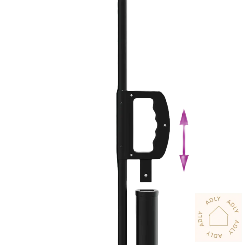 Grønn uttrekkbar sidemarkise med svart håndtak for balkong og terrasse, perfekt til hagemøbler