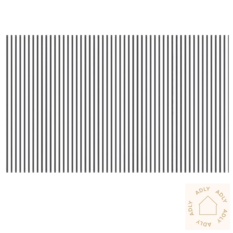 Sort og hvit stripete kant på uttrekkbare markisen i pulverlakkert aluminium for hagemøbler