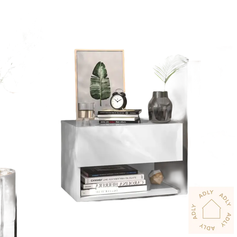 Hvitt vegghengt nattbord moderne og plassbesparende til daglig bruk