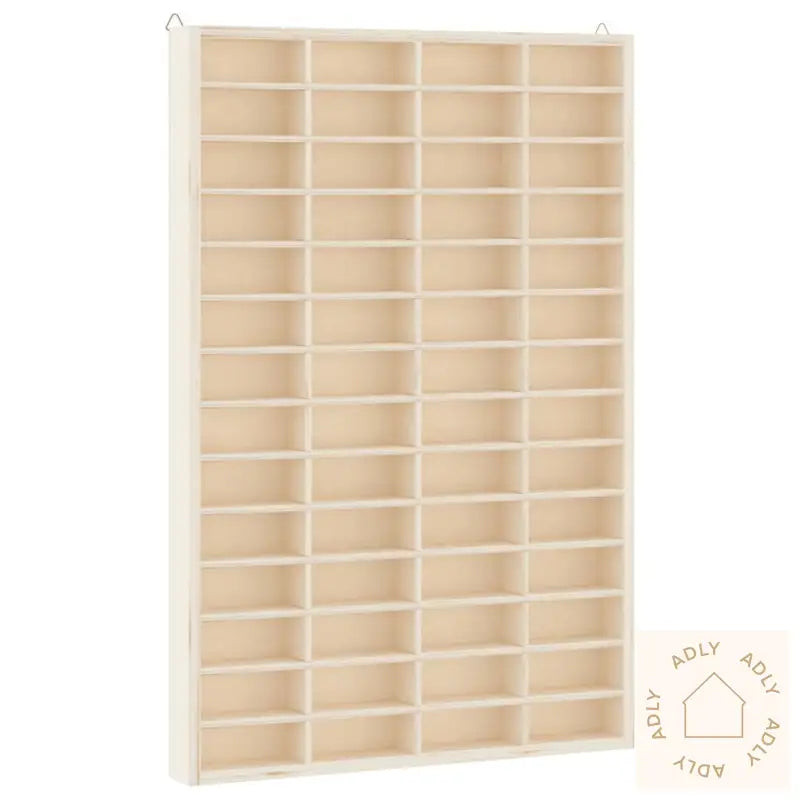 Samlerutstilling I Tre Med 56 Rom 40X4,5X60 Cm