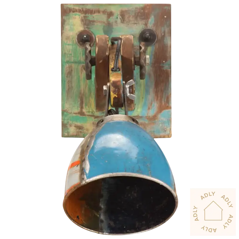 Distressed industriell vegglampe med justerbar arm og gjenvunnet heltre stil