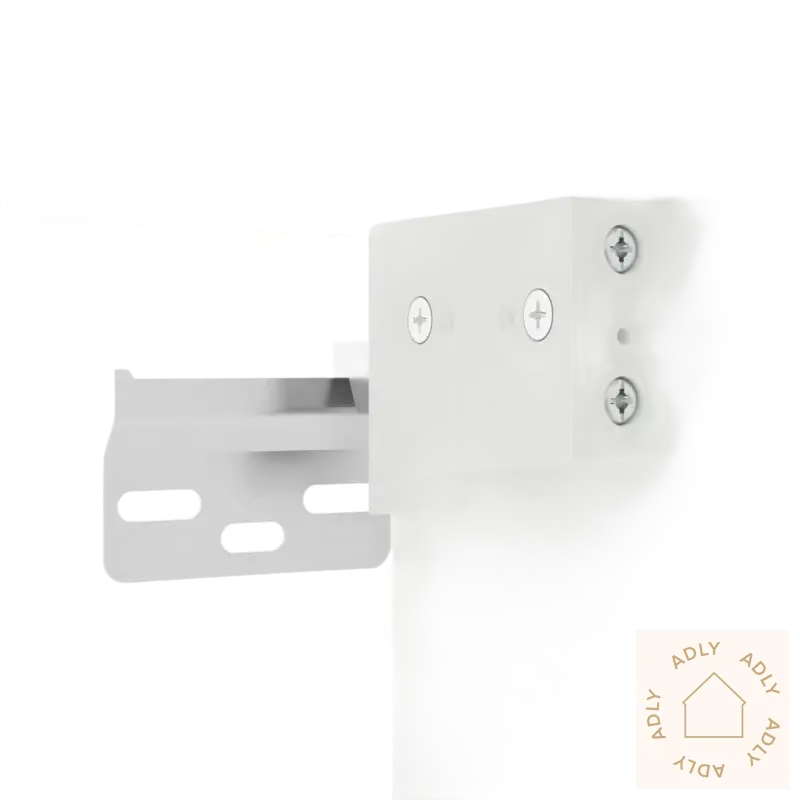 Veggmontert nattbord med RGB LED-lys og hvit metallbrakett med skruer i slitesterkt treverk